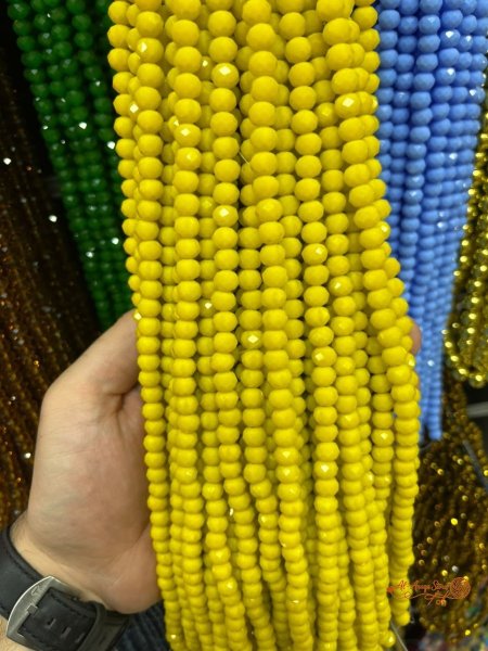 اصفر فاقع مط